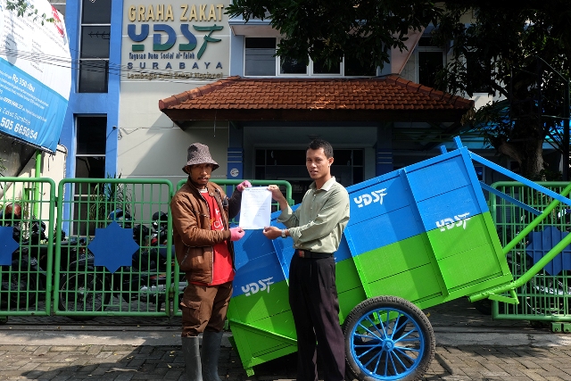 Pak Tris dan YDSF