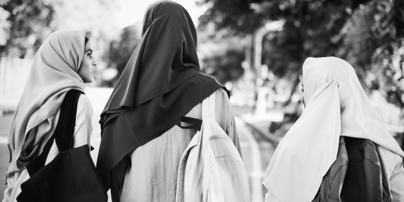 Pendidikan dan Hukum Hijab untuk Anak-Anak dalam Islam | YDSF