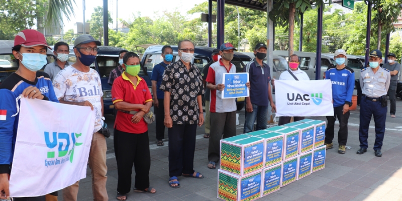 #TebarVirusKebaikan:YDSF Bagi-bagi Sembako Untuk Sopir Angkot Bratang