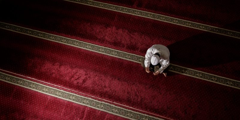 Perbedaan Shalat Tahajud dan Shalat Lail | YDSF