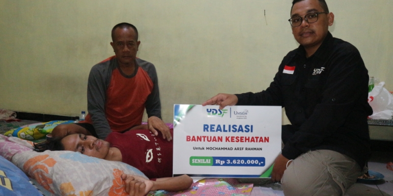 YDSF dan Mahasiswa UMSIDA Bantu Penderita Syaraf Tepi di Sidoarjo