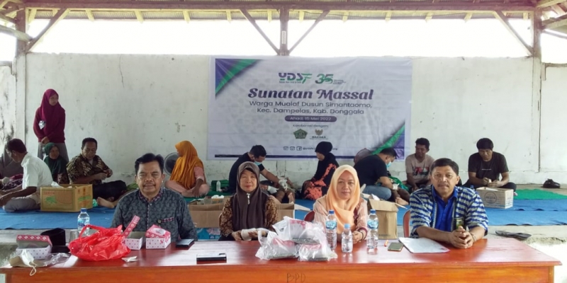 Sunatan Massal YDSF untuk Warga Mualaf Donggala